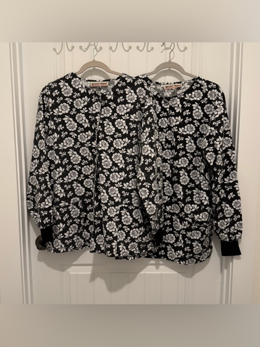 Set of 2 Scrub Jackets - Black & White Floral (Sizes L and XXL)